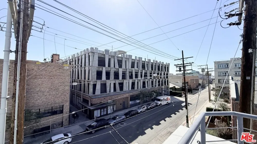 500 S Molino Street #307 Los Angeles, CA 90013