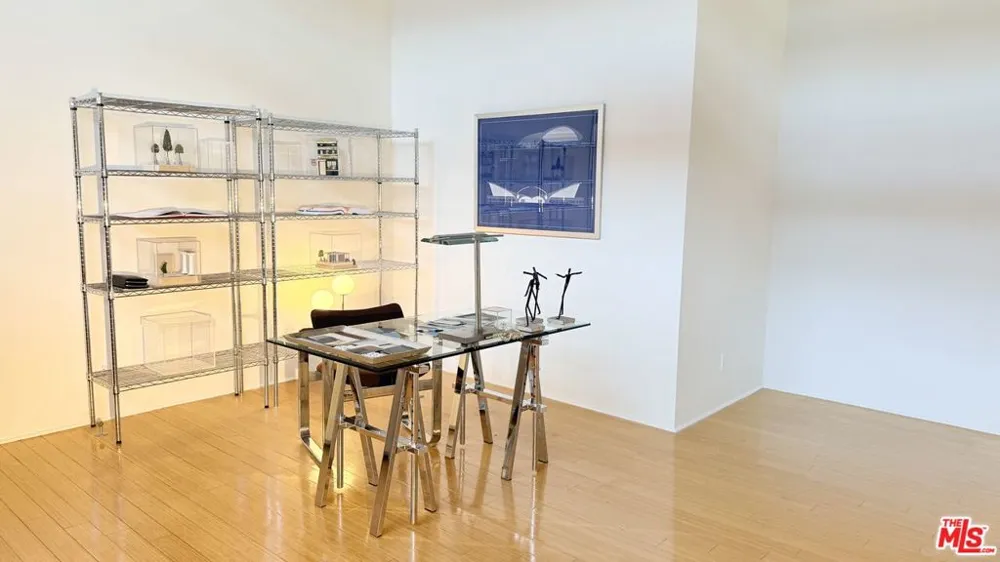 500 S Molino Street #307 Los Angeles, CA 90013