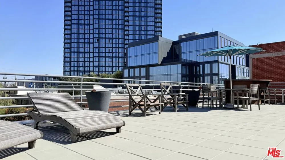 500 S Molino Street #307 Los Angeles, CA 90013