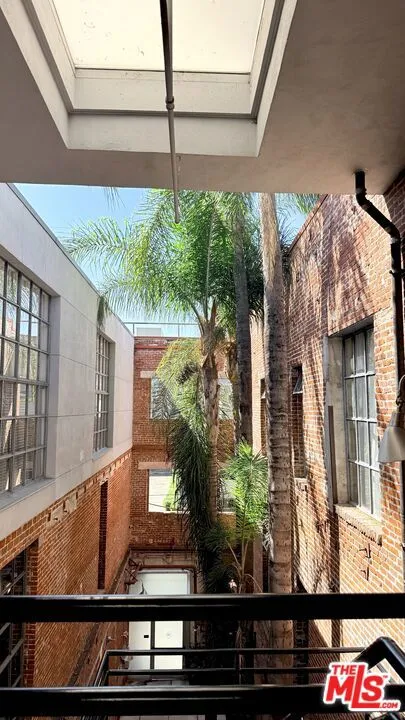 500 S Molino Street #307 Los Angeles, CA 90013