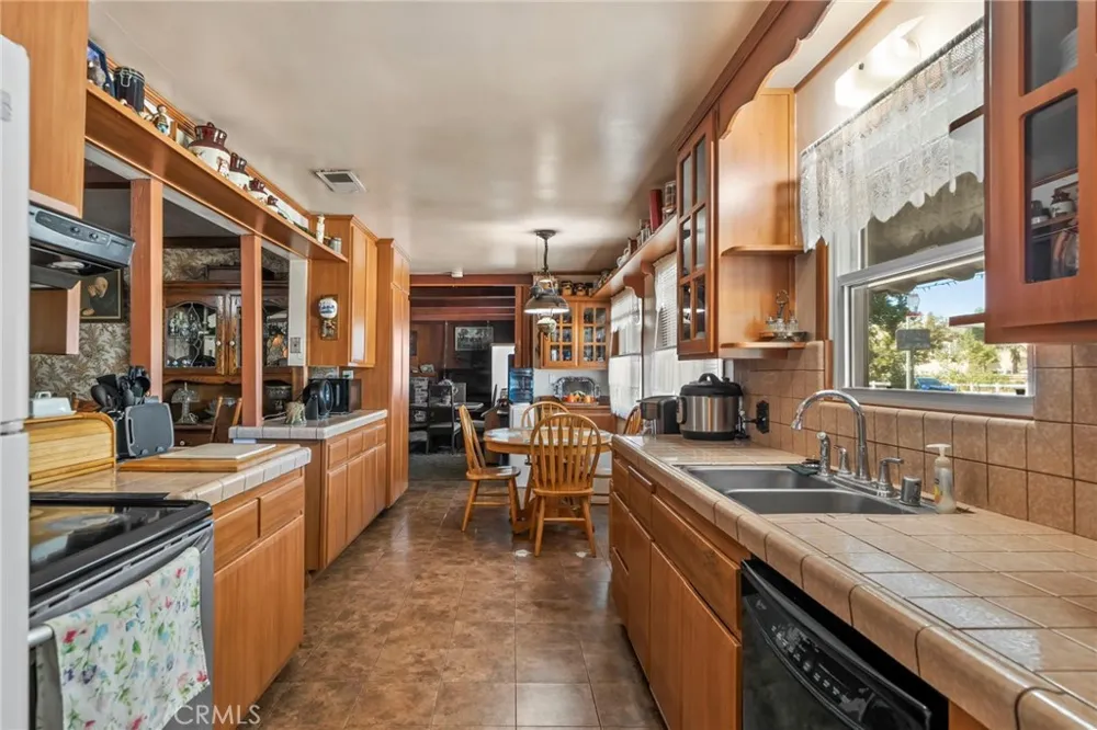 8170 Grapewin Corona, CA 92880
