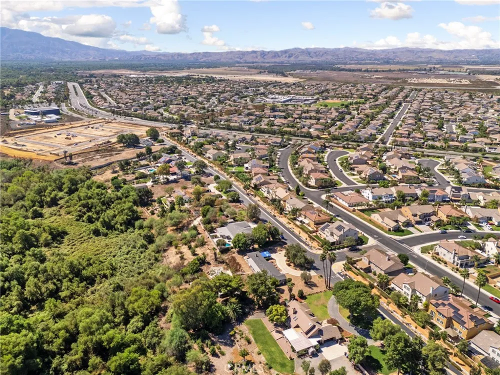 8170 Grapewin Corona, CA 92880