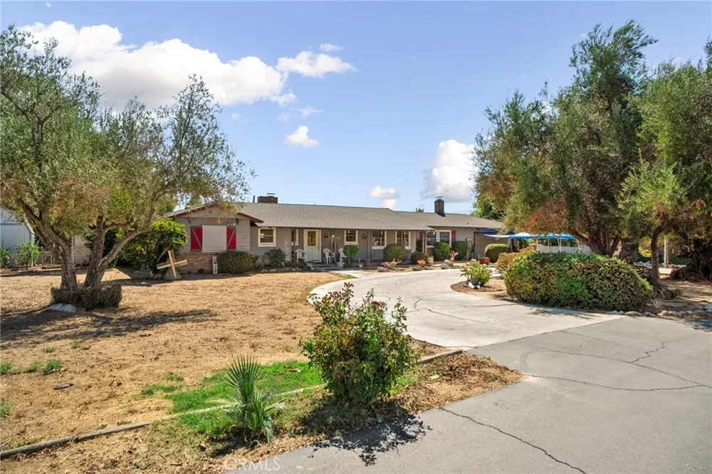 8170 Grapewin Corona, CA 92880