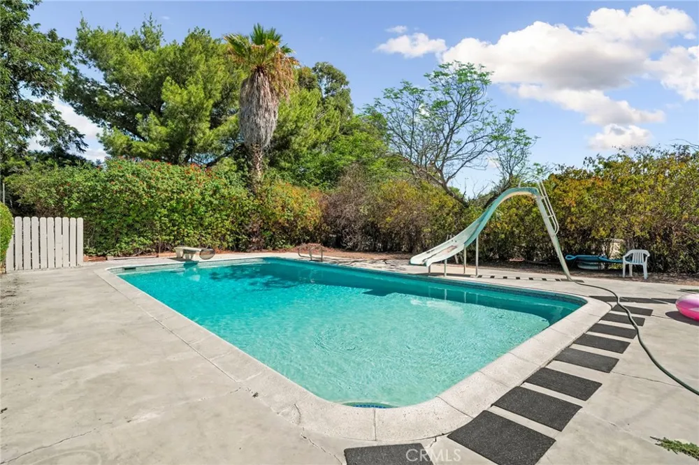 8170 Grapewin Corona, CA 92880