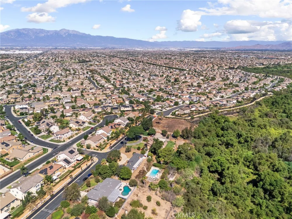 8170 Grapewin Corona, CA 92880