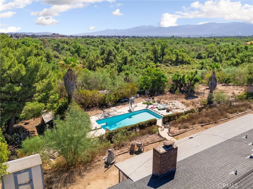 8170 Grapewin Corona, CA 92880