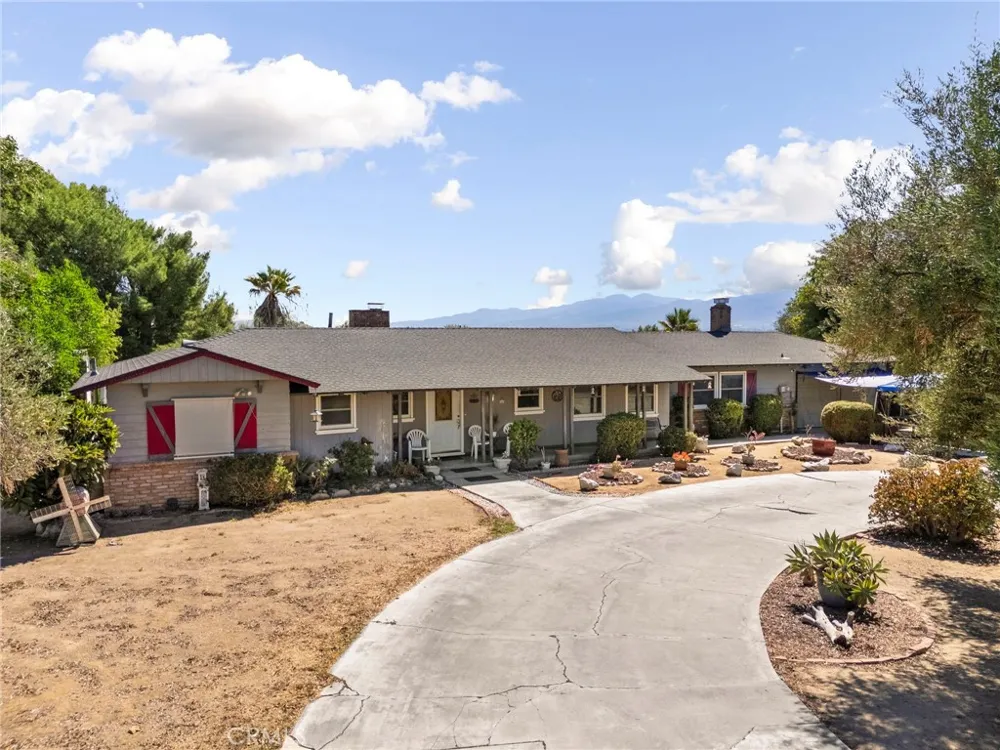 8170 Grapewin Corona, CA 92880