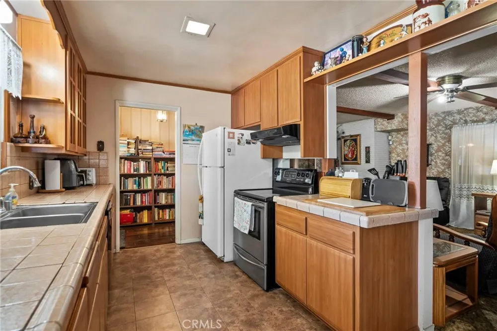 8170 Grapewin Corona, CA 92880