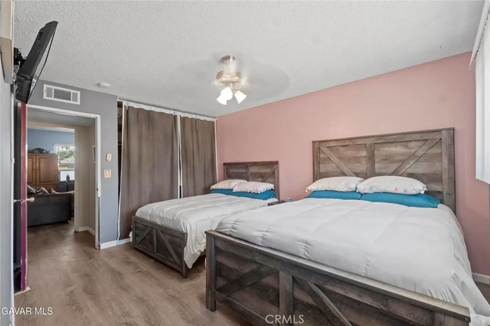554 W Avenue J-11 Lancaster, CA 93534