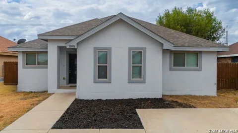 2095 Fox Borough Dr