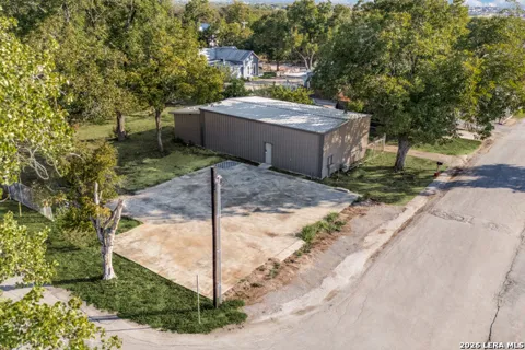 106 RAWE AVE