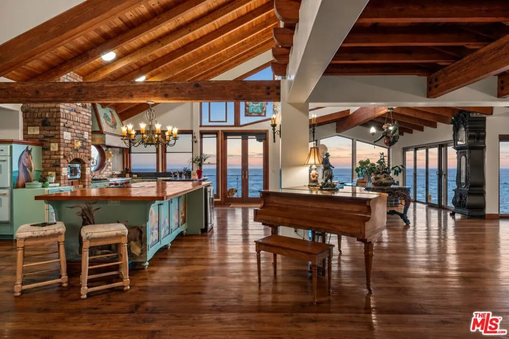 7007 Birdview Avenue Malibu, CA 90265