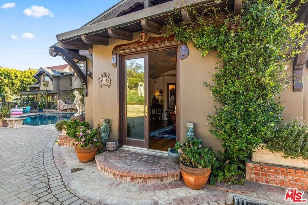 7007 Birdview Avenue Malibu, CA 90265