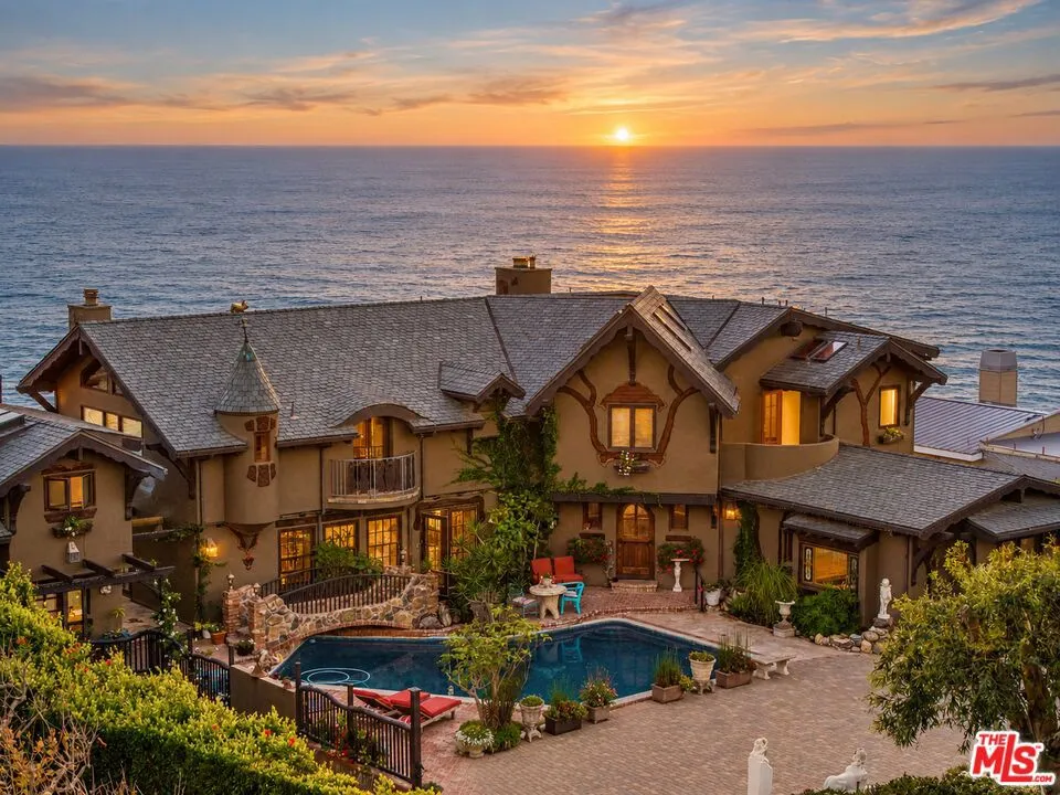 7007 Birdview Avenue Malibu, CA 90265