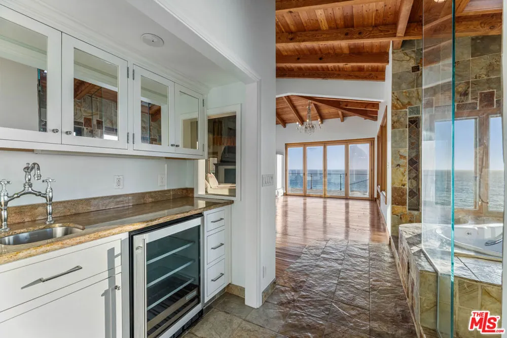 7007 Birdview Avenue Malibu, CA 90265