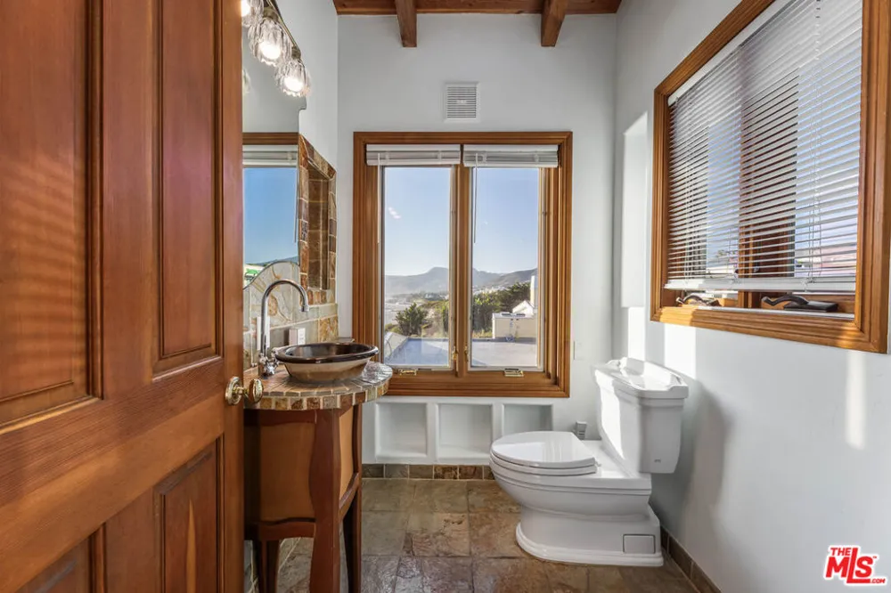 7007 Birdview Avenue Malibu, CA 90265