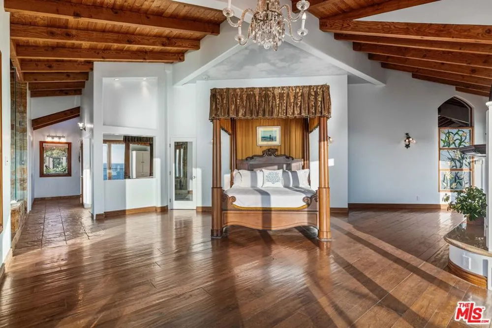 7007 Birdview Avenue Malibu, CA 90265