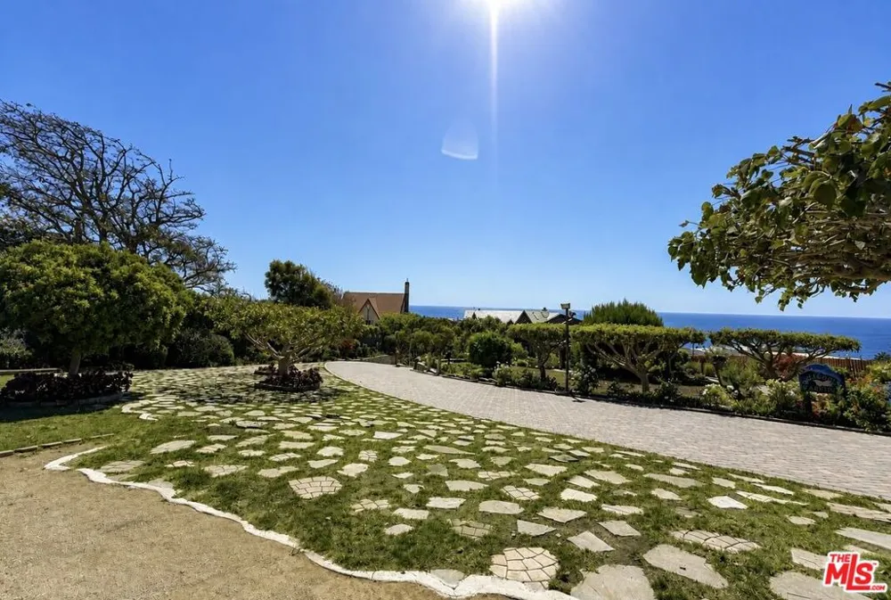 7007 Birdview Avenue Malibu, CA 90265