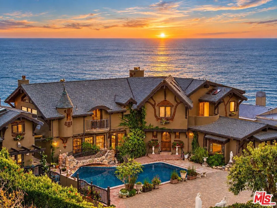 7007 Birdview Avenue Malibu, CA 90265