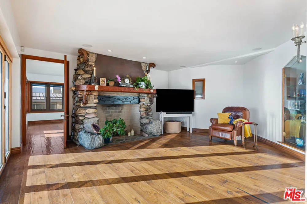 7007 Birdview Avenue Malibu, CA 90265