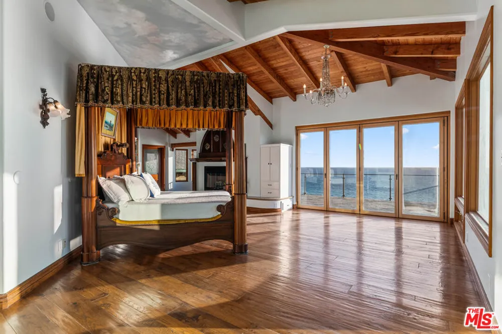 7007 Birdview Avenue Malibu, CA 90265