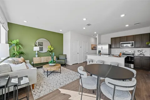 204 Tall Cedar Way
