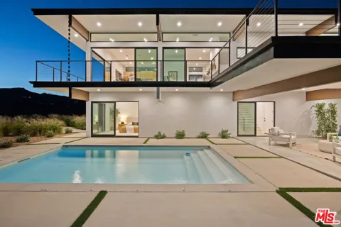 2165 E Little Las Flores Road