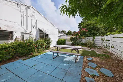 2312 NE 4th Street