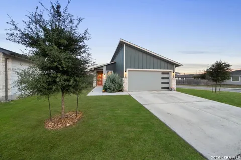 127 NEW HAMPTON WAY