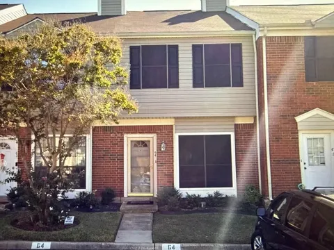 220 Samuel Boulevard #4