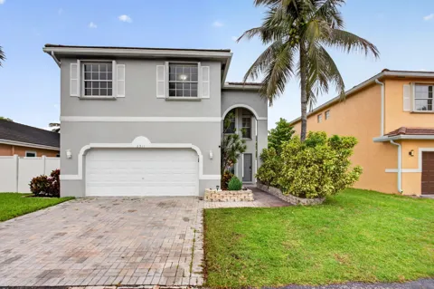 2911 E SABLE CIRCLE