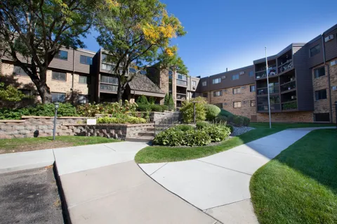 999 41st Avenue NE #212