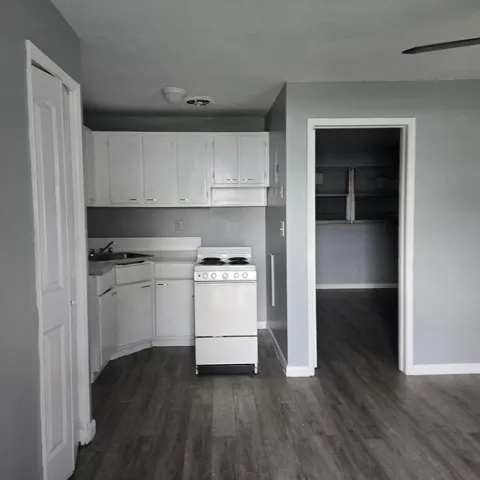 2850 SW 1st Street #4