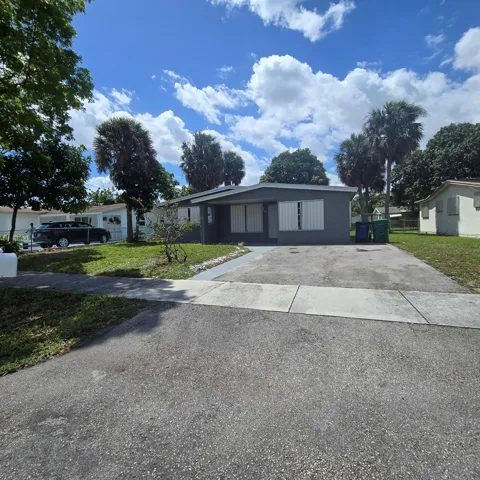 3860 NW 8th Place