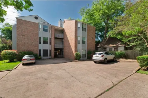 3011 Fruth Street #203