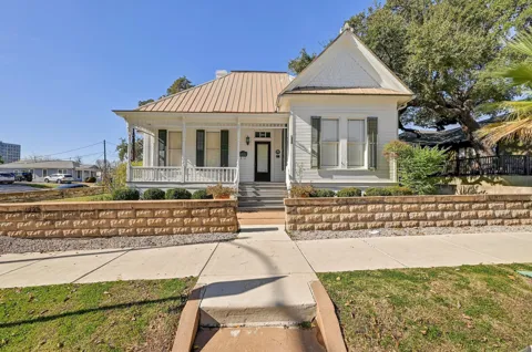 900 Rio Grande Street