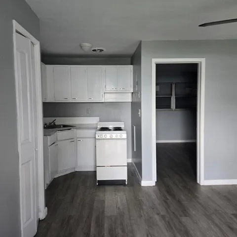 2850 SW 1st Street #4