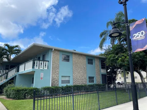 306 E OCEAN AVENUE #114
