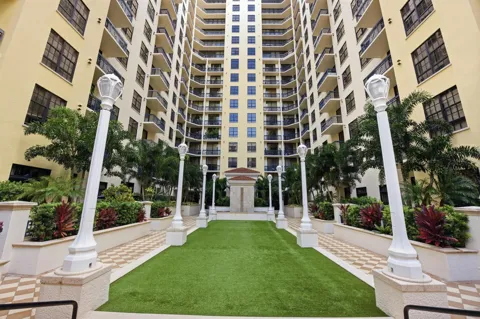 701 S OLIVE AVENUE #216