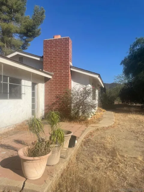 14578 Olive Vista