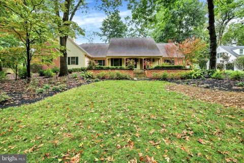 1059 HUNTERS PATH
