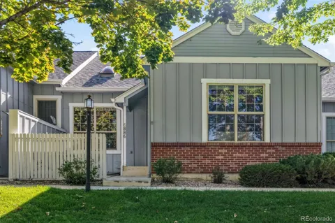6886 Los Reyes Circle