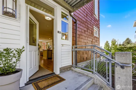 130 Harbor Square Loop NE #H1