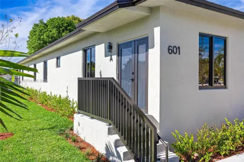 601 NW 3rd Ave #A