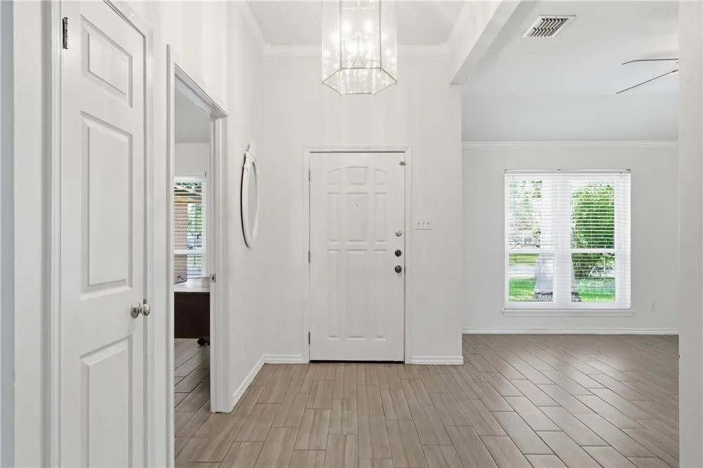 4910 Lake Livingston Drive Corpus Christi, TX 78413