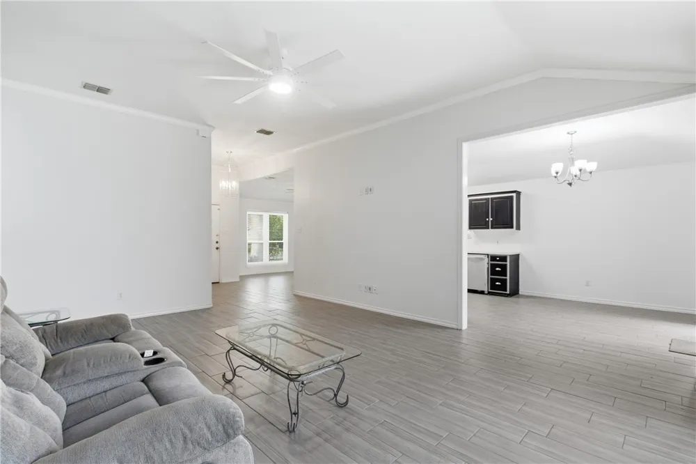 4910 Lake Livingston Drive Corpus Christi, TX 78413