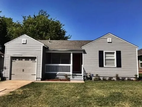 2533 E 7th Street