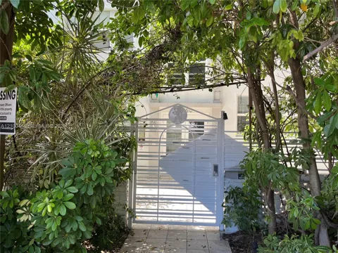 1550 Drexel Ave #201