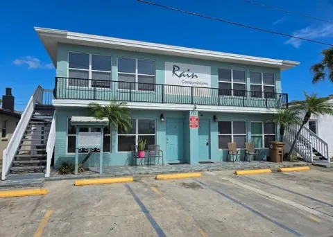 111 145TH AVENUE E #4