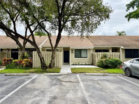 11189 NW 37th St